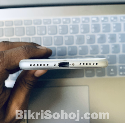 iPhone 8